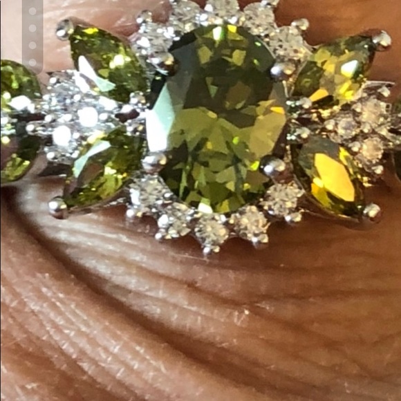 Jewelry - AMAZING DOES NOT DESCRIBE THIS PERIDOT BEAUTY